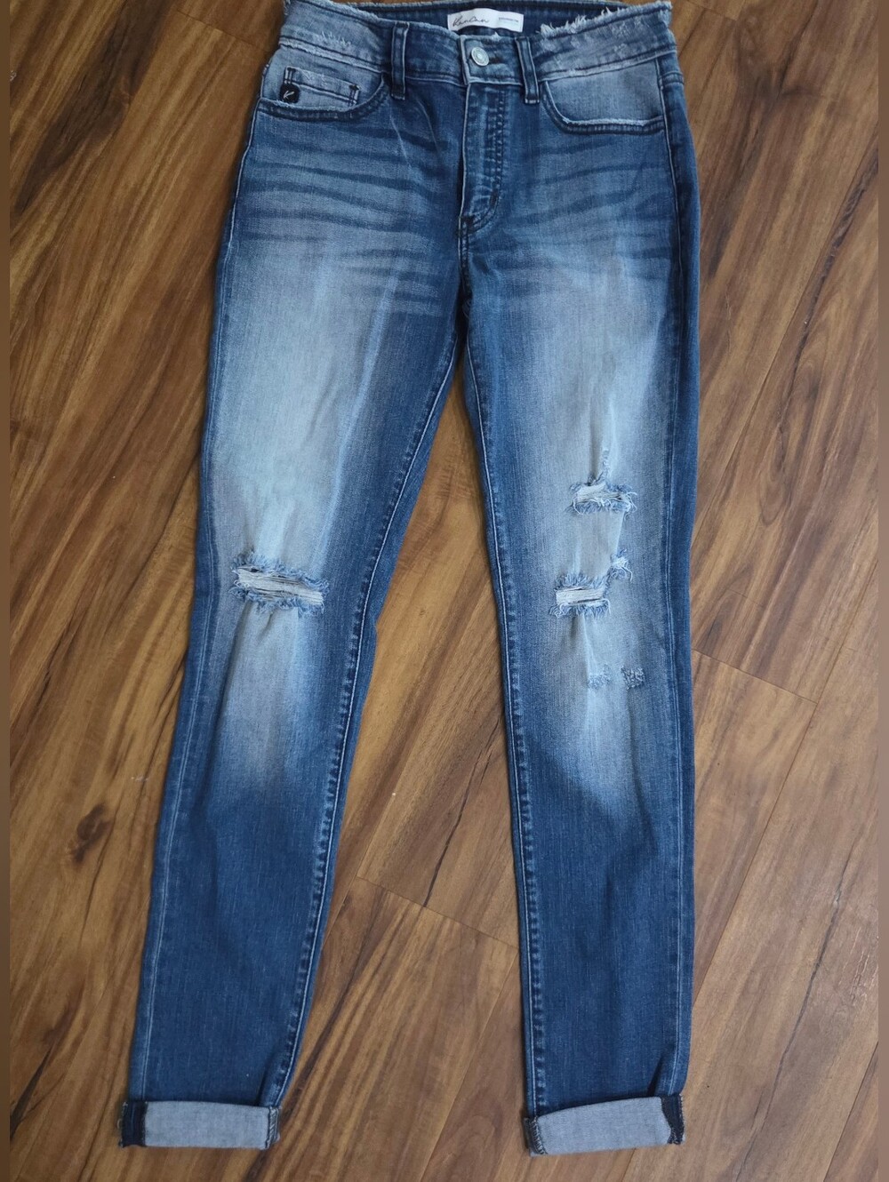 KanCan Distressed Cuffed Jeans – Size 25